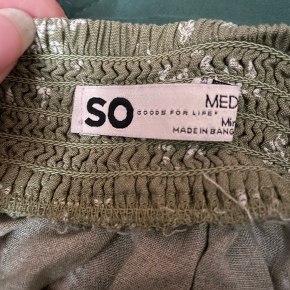 SO Olive Floral Smocked Mini Skirt - Picture 3 of 5